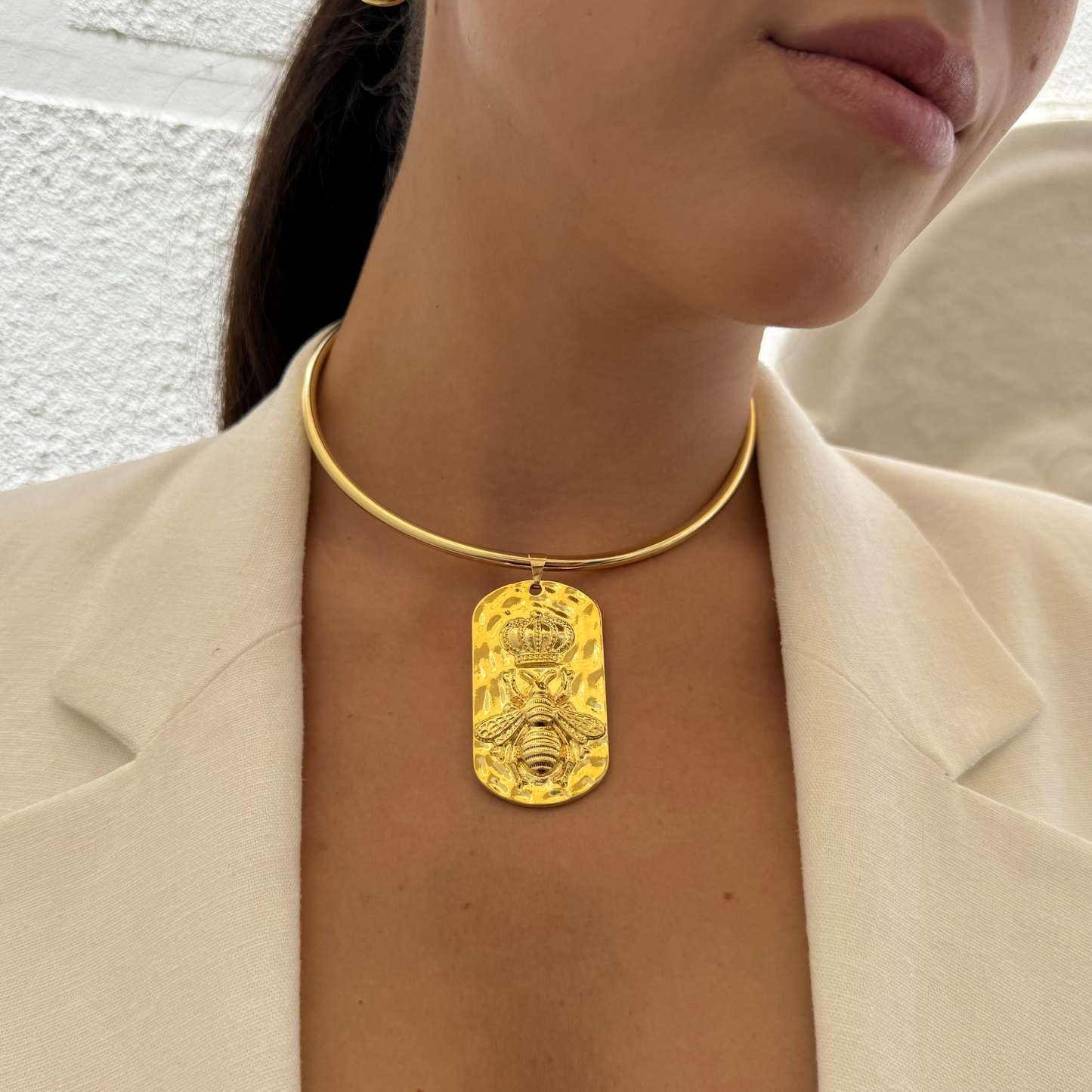 Choker Medallon Abeja